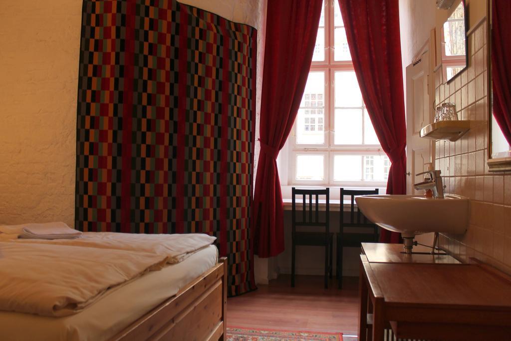 Hotel Pension Waizenegger Am Kurfuerstendamm Berlin Zewnętrze zdjęcie